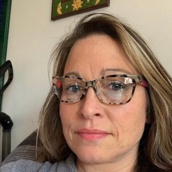 Meet your Posher, Caren - Picture 2 of 2